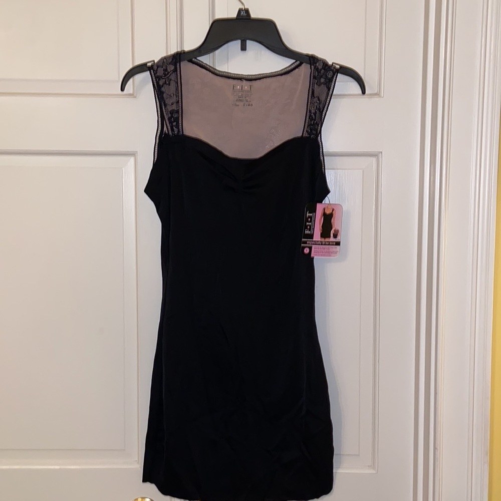 FIT Shapeware Smooth Lace Yoke Back & Shoulders Slip
